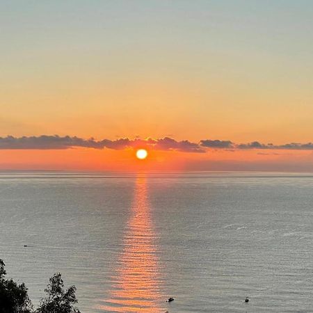 Baia Aurora Villa Letojanni Buitenkant foto