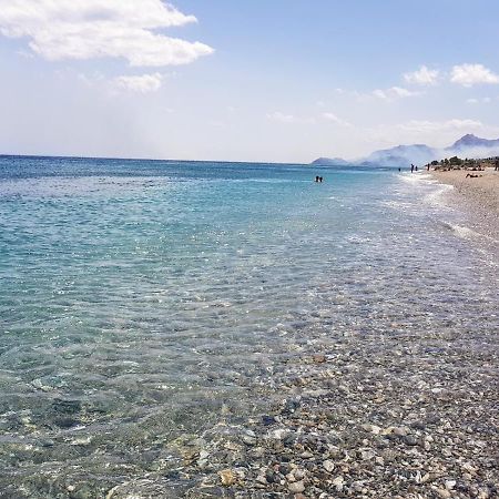 Baia Aurora Villa Letojanni Buitenkant foto