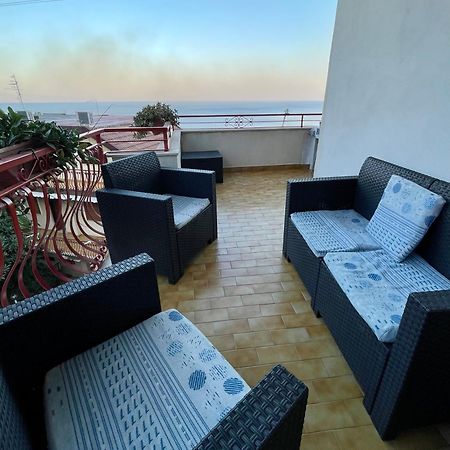 Baia Aurora Villa Letojanni Buitenkant foto