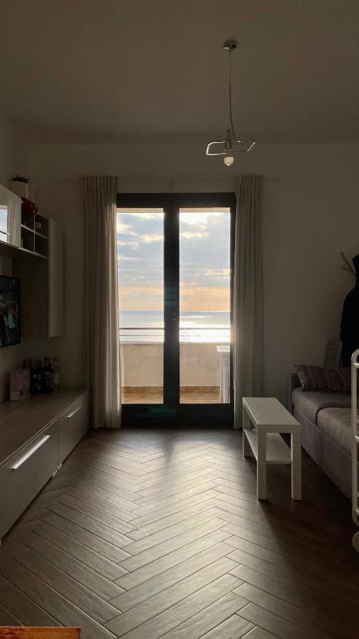 Baia Aurora Villa Letojanni Buitenkant foto