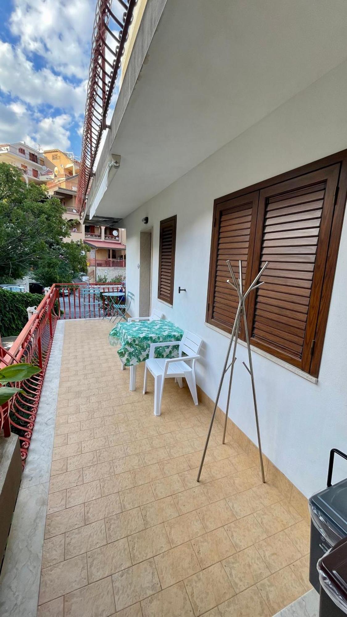 Baia Aurora Villa Letojanni Buitenkant foto