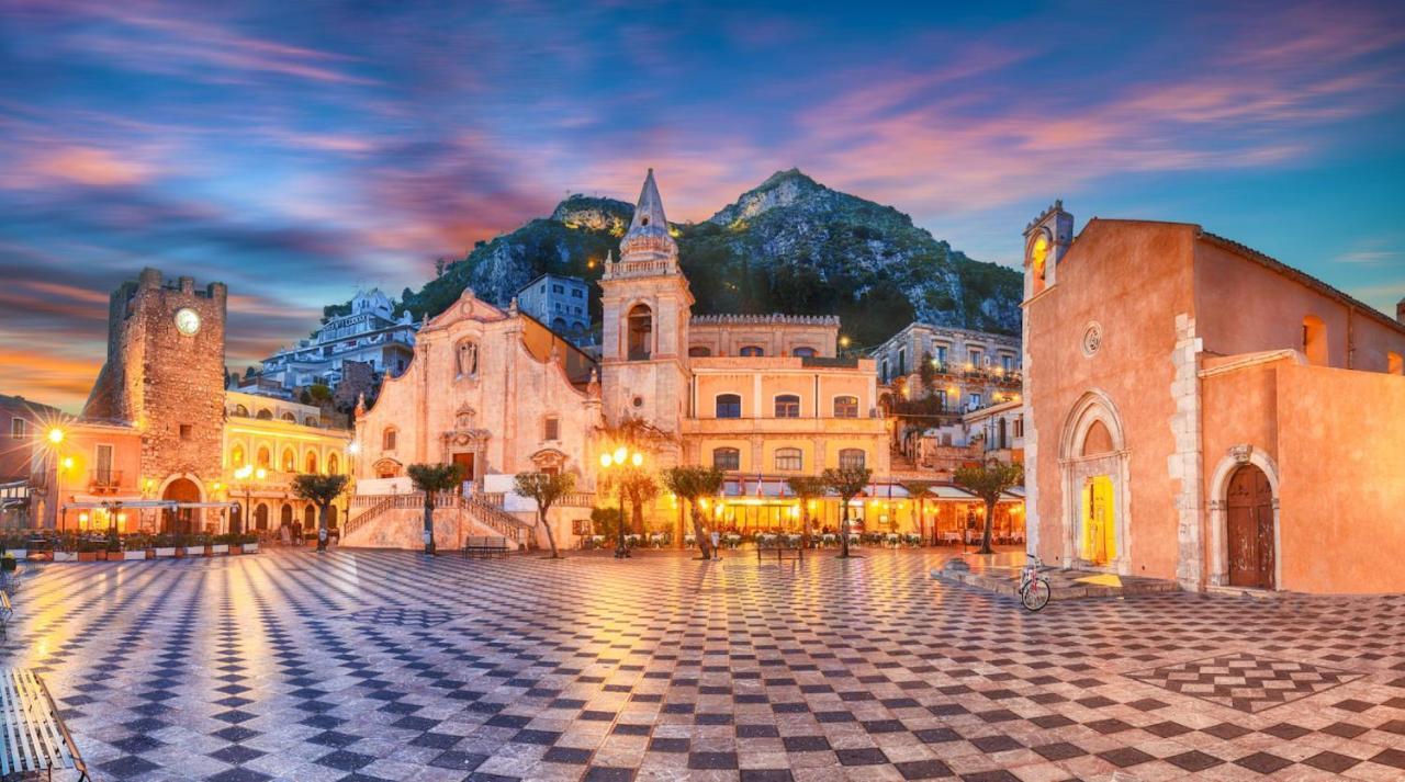 Baia Aurora Villa Letojanni Buitenkant foto