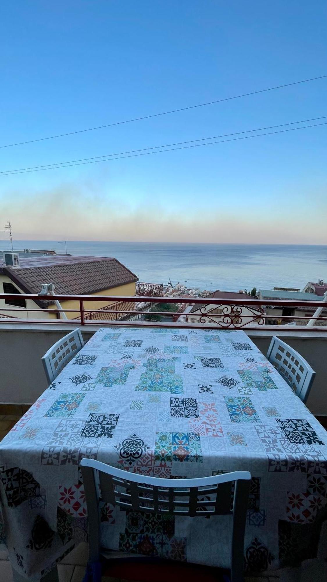 Baia Aurora Villa Letojanni Buitenkant foto