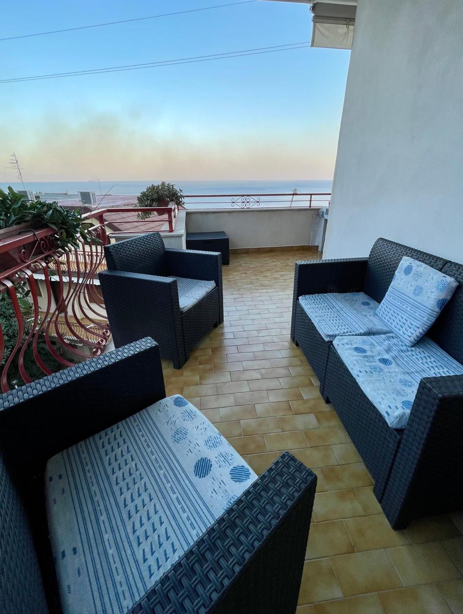 Baia Aurora Villa Letojanni Buitenkant foto